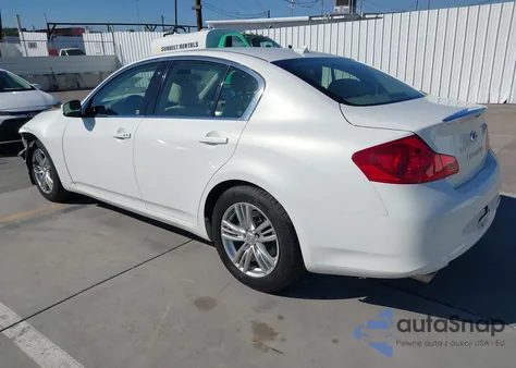 2013 Infiniti G37 Journey z USA, uszkodzony, nr VIN JN1CV6AP8DM304885